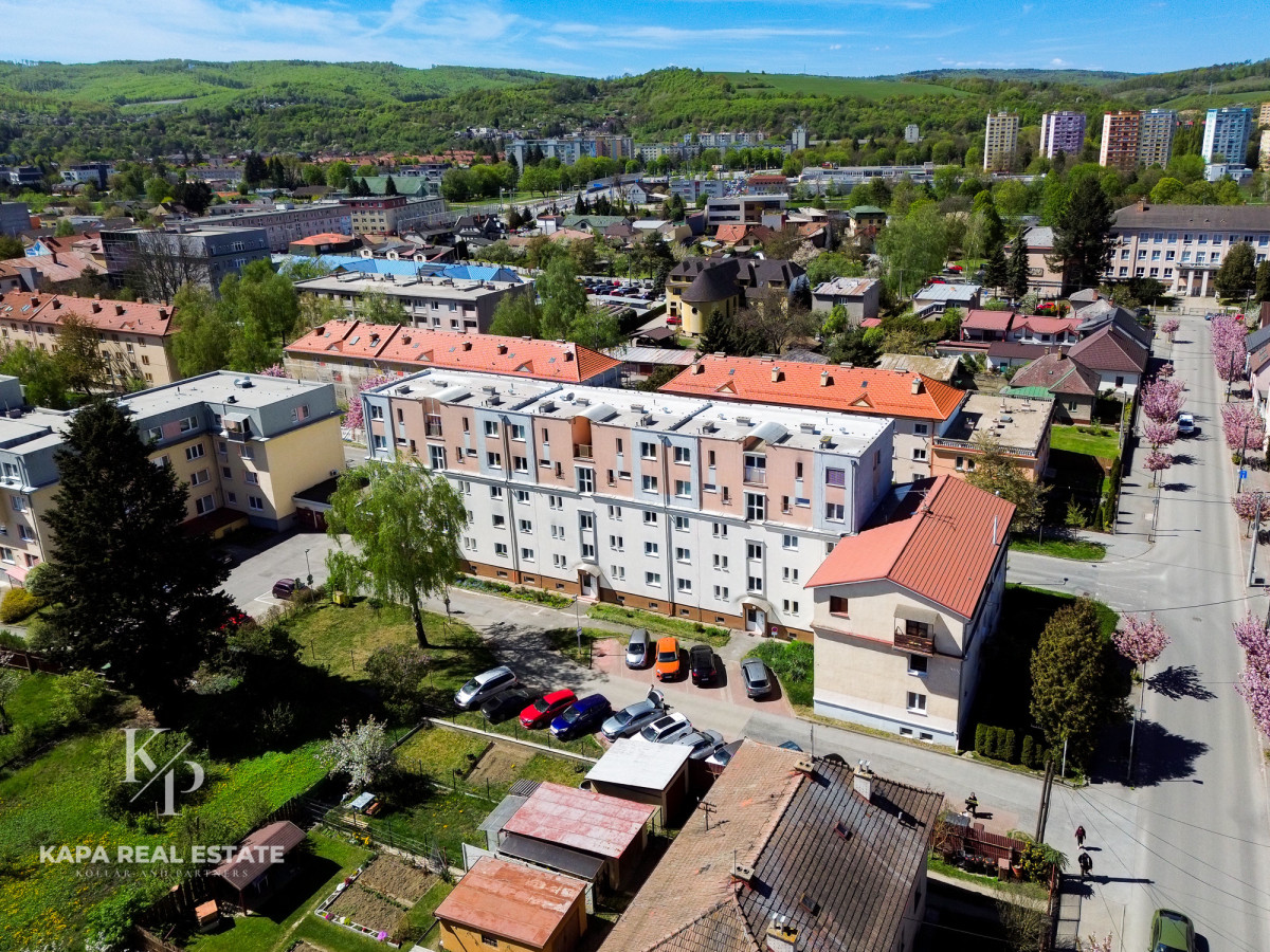 Štýlový 3 izbový mezonet s výhľadom do korún stromov