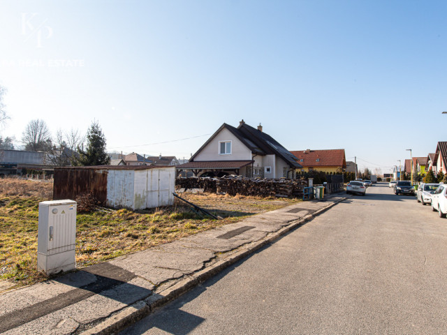 Stavebný pozemok na predaj, plocha 1228 m², obec Lada - 6