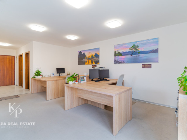 Nadštandardný 2 izbový byt s parkovaním v absolútnom centre Prešova - 9