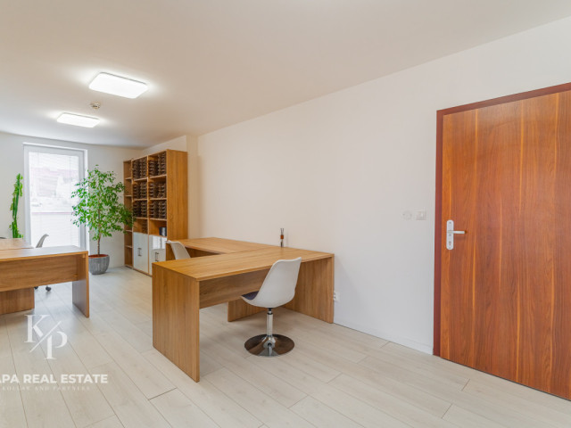 Nadštandardný 2 izbový byt s parkovaním v absolútnom centre Prešova - 17