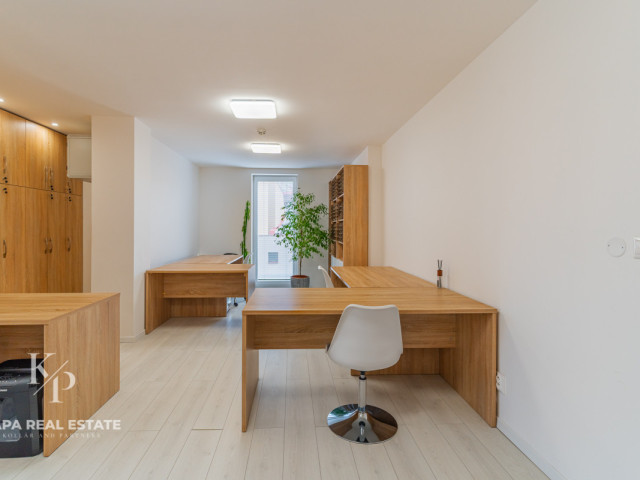 Nadštandardný 2 izbový byt s parkovaním v absolútnom centre Prešova - 14