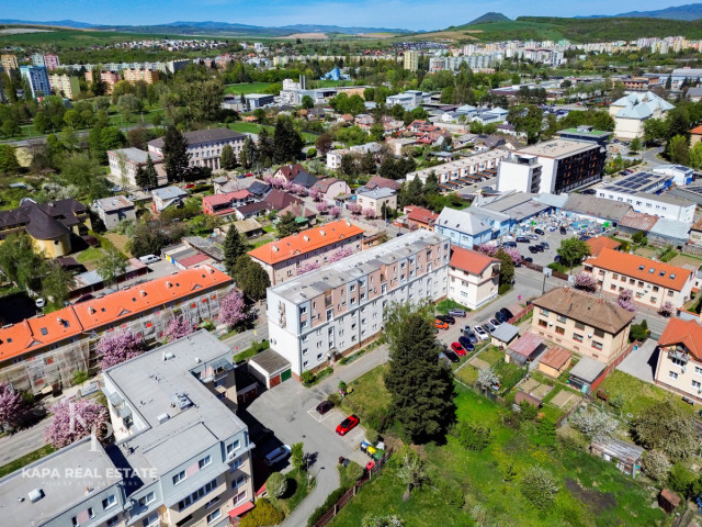 Štýlový 3 izbový mezonet s výhľadom do korún stromov - 25