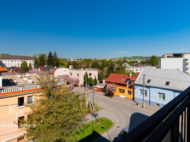 Štýlový 3 izbový mezonet s výhľadom do korún stromov - 5