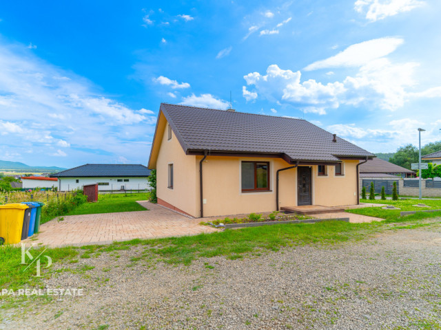 REZERVOVANÉ: Moderný 4 izbový bungalov s krbom a slnečnou záhradou – Fintice - 4