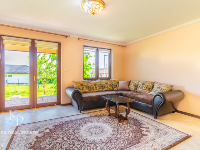 REZERVOVANÉ: Moderný 4 izbový bungalov s krbom a slnečnou záhradou – Fintice - 12