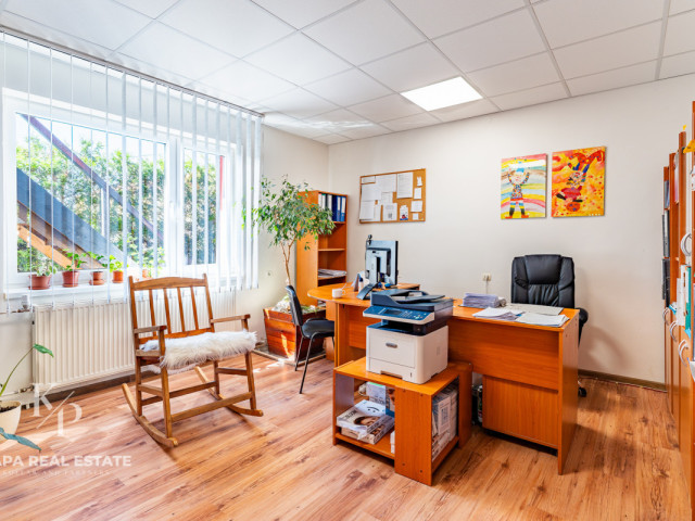 Investičná príležitosť: Rodinný dom s komerčným využitím na Kuzmányho ulici v Lipanoch - 10