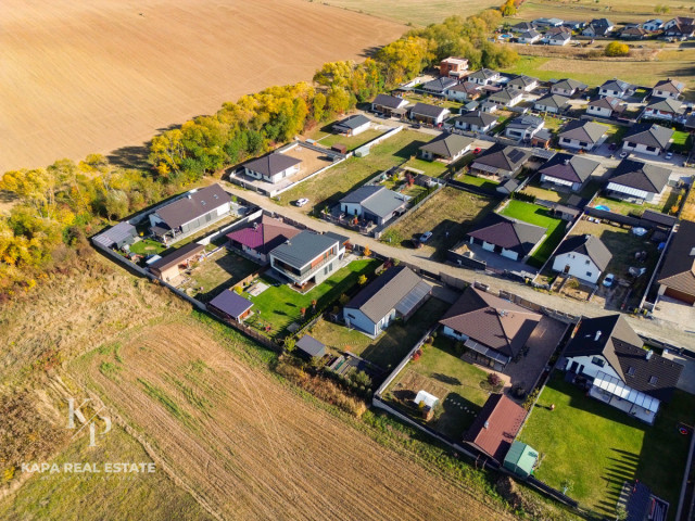 NA PREDAJ: moderný 4 izbový bungalov s veľkou záhradou, obec Župčany - 29