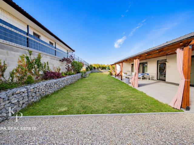 NA PREDAJ: moderný 4 izbový bungalov s veľkou záhradou, obec Župčany - 2